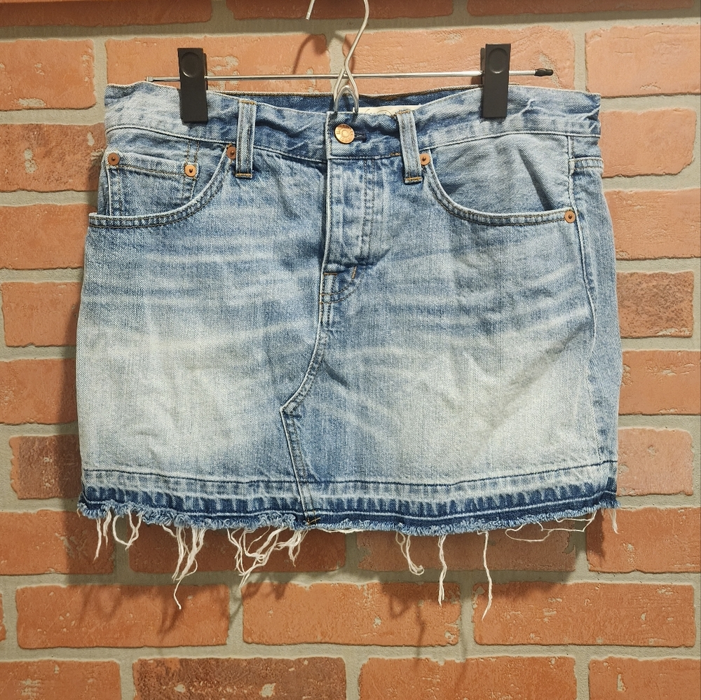 Madewell skirt 27.        ‎      Bin 40